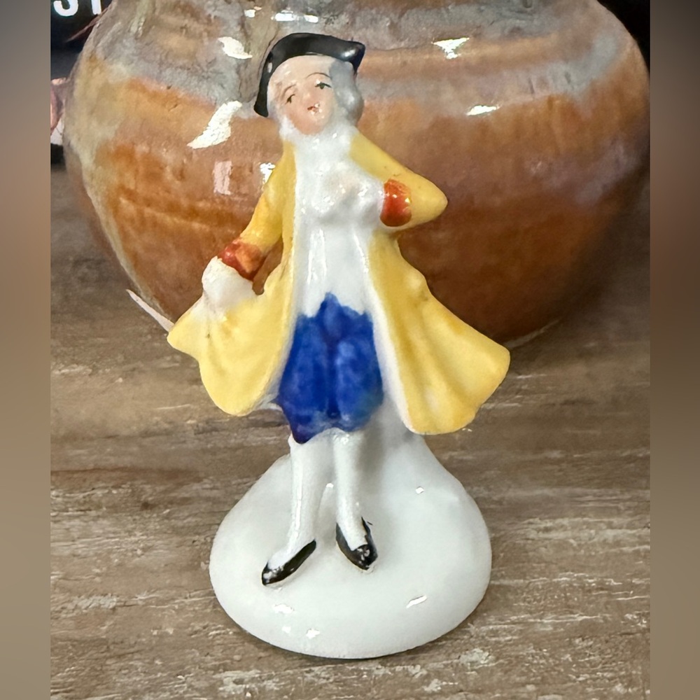 Vintage Ceramic / Porcelain Victorian Gentleman Figure Japan